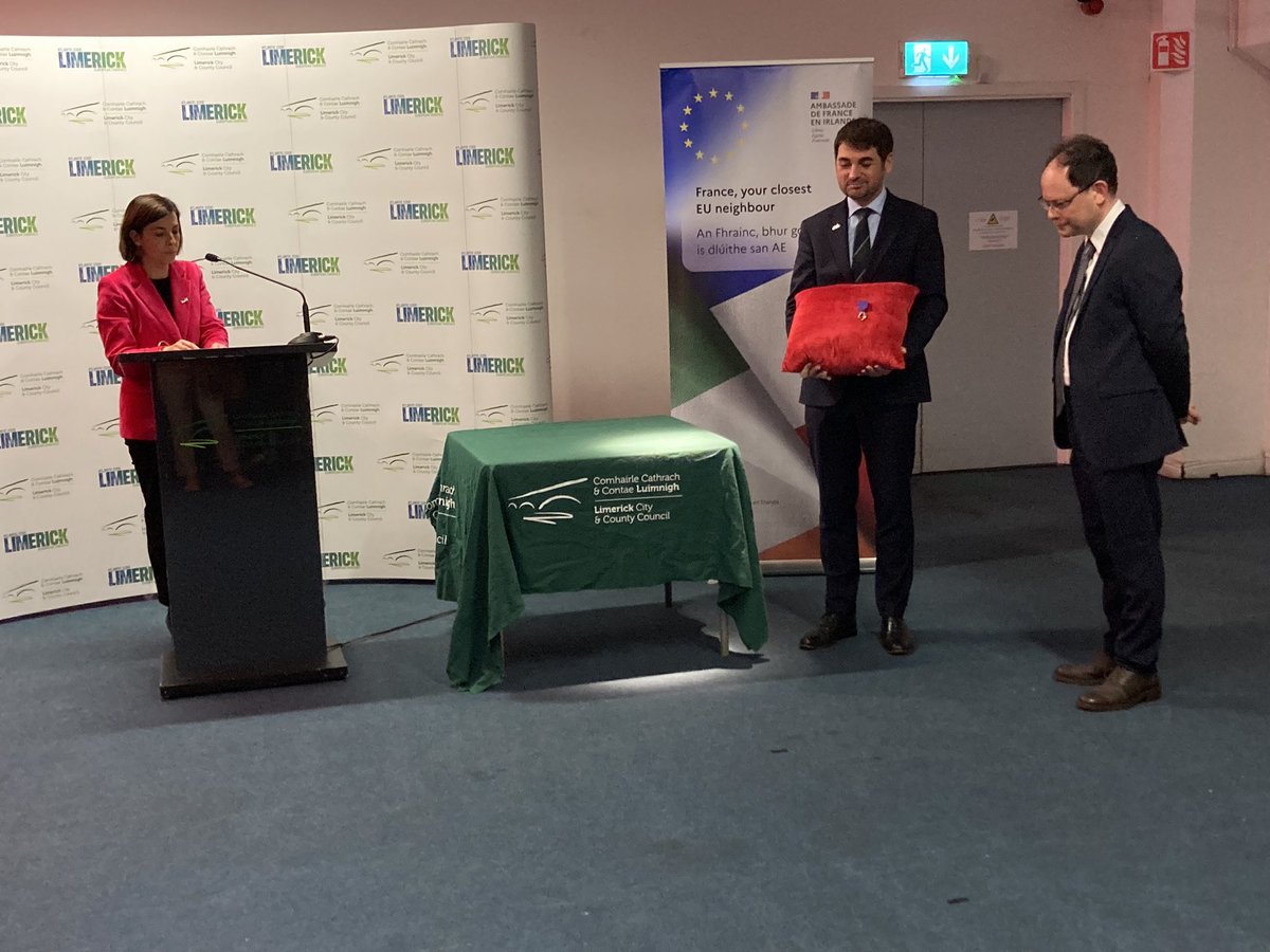 france_midwest's tweet photo. Earlier this week, Limerick residents Dr Liam Chambers (@HistoryatMIC), Dr Michael Kelly (@FrenchULimerick) &amp; Ms Eileen O'Connor (former President of @af_limerick) were presented by ambassador @CelinePlace with the insignia of “Chevalier dans l'Ordre des Palmes académiques”… 1/2 https://t.co/Rhtg2Afu7p