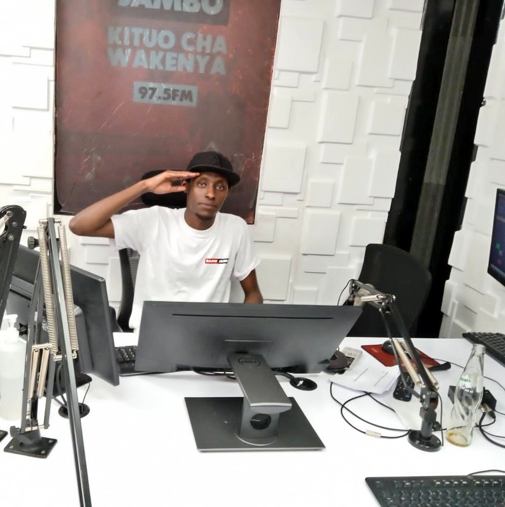 DjGregg254's tweet photo. #AlutaExtraExperience @RadioJamboKenya hadi ngware #ReggaeKamaZamani🔥🔥🔥 @ADIUCHE  @Liondeh @Mbusii https://t.co/PPtAzDBhms