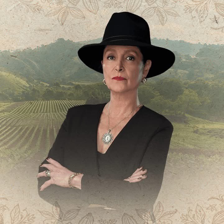 🙌🏻✨ Y para todos mis amigos de Latinoamérica, desde este lunes 11 de noviembre podrán conocer nuestra historia por Las Estrellas LATAM <a href="/amoramargof/">Amor Amargo Oficial</a>  Espero que también nos acompañen 🤎🍫🥰 #DanielaRomo #AmorAmargo #LeonorSanJose #Telenovela #latinoamerica