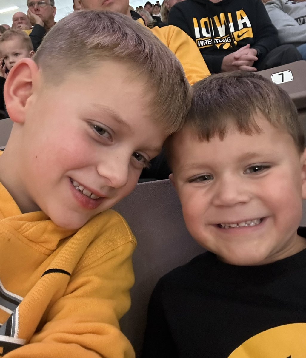 jaceyslaton's tweet photo. GO HAWKS!🦅
#Fightforiowa https://t.co/0Qq6whyjt4