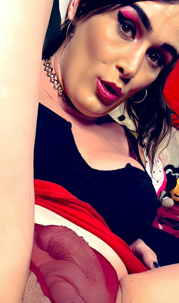 Faunofthedevil's tweet photo. Hey guys I’m💜
PLAYING GAMES TONIGHT YAY!!!😁 
If you tune in be sure to leave a comment in the CHAT!💌💕

Tonight it will be:
Fortnite so good your DAD will CRY😭 
&amp;
HELL DIVERS 2 so good your 
MOM will 🥵

Tune in and let’s have some FUN 🤩 
4pm EST ⏰
https://t.co/dnaK3BPQXy🥶 https://t.co/6cTKudiNaA