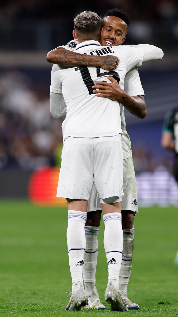 Mili hermano te deseo una pronta recuperación. 
Ya demostraste que sos fuerte y volverás mejor que antes. 
Te queremos mucho y estaremos apoyándote 🤍