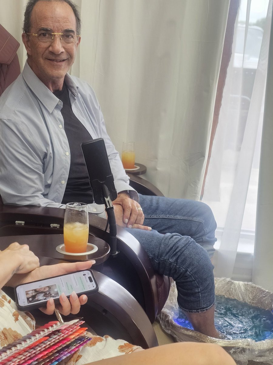 Kimberly_NFN's tweet photo. I couldn't be happier to be back in Texas, spending time with some of my favorite people! 😍🙏 #HappinessIsTexasMade #DrUrso #Pedis
@richardursomd @RMistereggen @astrobuni https://t.co/m8EEBKtL2o