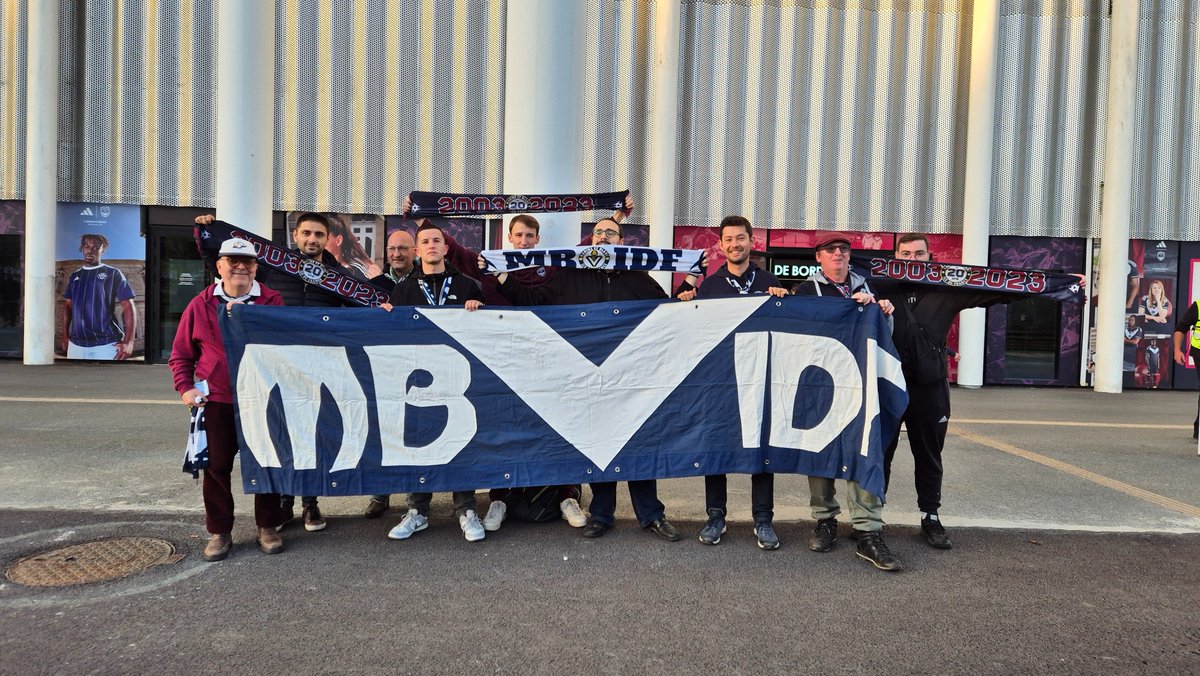 MBIDF's tweet photo. 1 voiture au départ de Paris et quelques membres sur place pour ce match de N2 contre St Pryvé St Hilaire.
Bravo aux présents !
#Girondins #MBIDF #PresquePartoutPresqueToujours https://t.co/WiLUQNDdxT