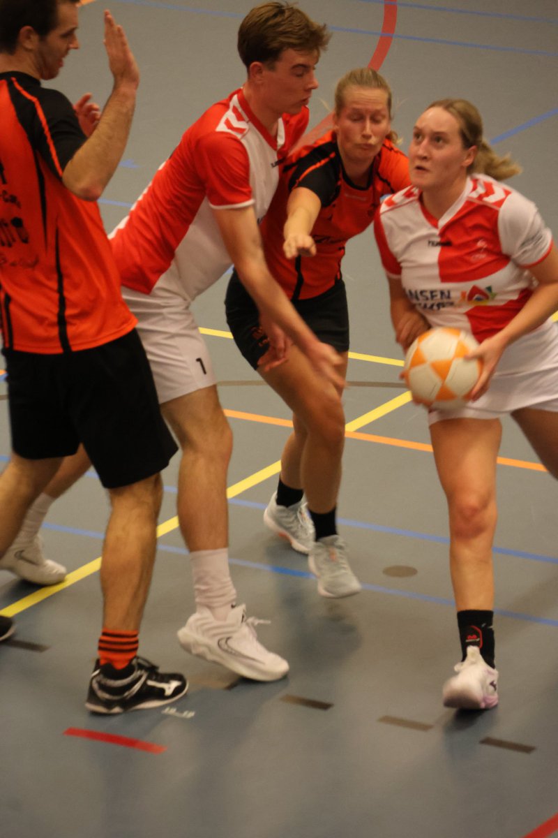 Dikke winst van <a href="/ckvODIK/">ckv ODIK, Barneveld</a> 27-9 tegen <a href="/OranjeZwart/">Oranje Zwart Zwolle</a>