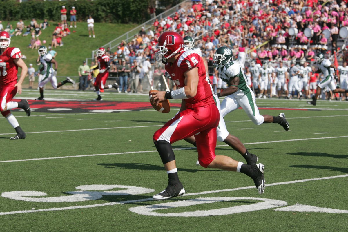 omavs's tweet photo. 🏈 Zach Miller finished his time at Omaha as the program’s all-time leader in points (306) and touchdowns (51). One of the all-time Maverick greats, Miller finished second all-time in total career offense and set single-season standards in TDs (19) and points (114). 

Miller played several seasons in the NFL with the Jacksonville Jaguars, Tampa Bay Buccaneers and the Chicago Bears. He finished his professional career with 146 receptions for 1,631 yards and 15 TDs as a tight end.

Come celebrate him and the rest of the 2024 Omaha Hall Of Fame inductees tonight during the
@omahahky vs Western Michigan game at 7:07 PM!  Get your tickets at https://t.co/RdEAjzYVXt!