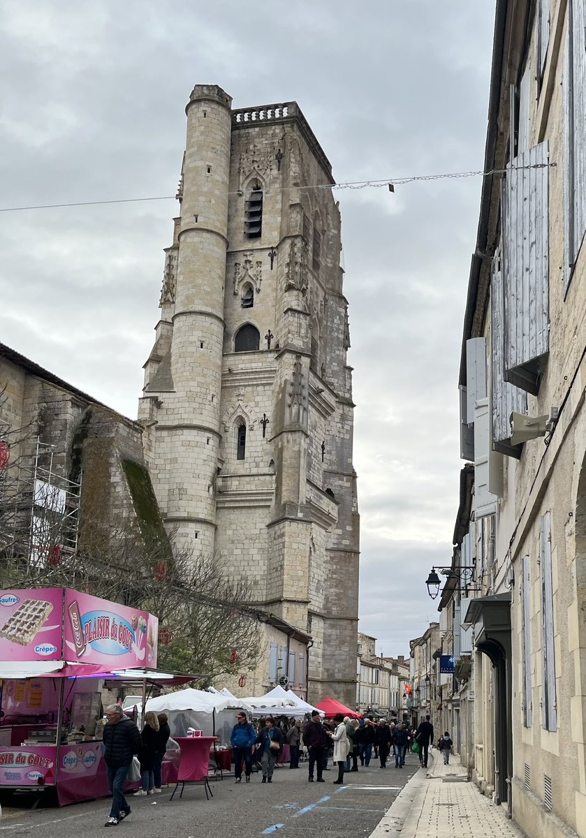 RonnyMazzoleni's tweet photo. #Lectoure traditionnelle foire de la Saint Martin avec notamment des commerçants artisans fleurantins prĂ©sents jusquâĂ lundi !
Un temps de partage dans notre patrimoine @LeGers32 qui fait la part belle au
savoir-faire et à la qualité
@Portes2Gascogne https://t.co/RI3EbTbQ4W