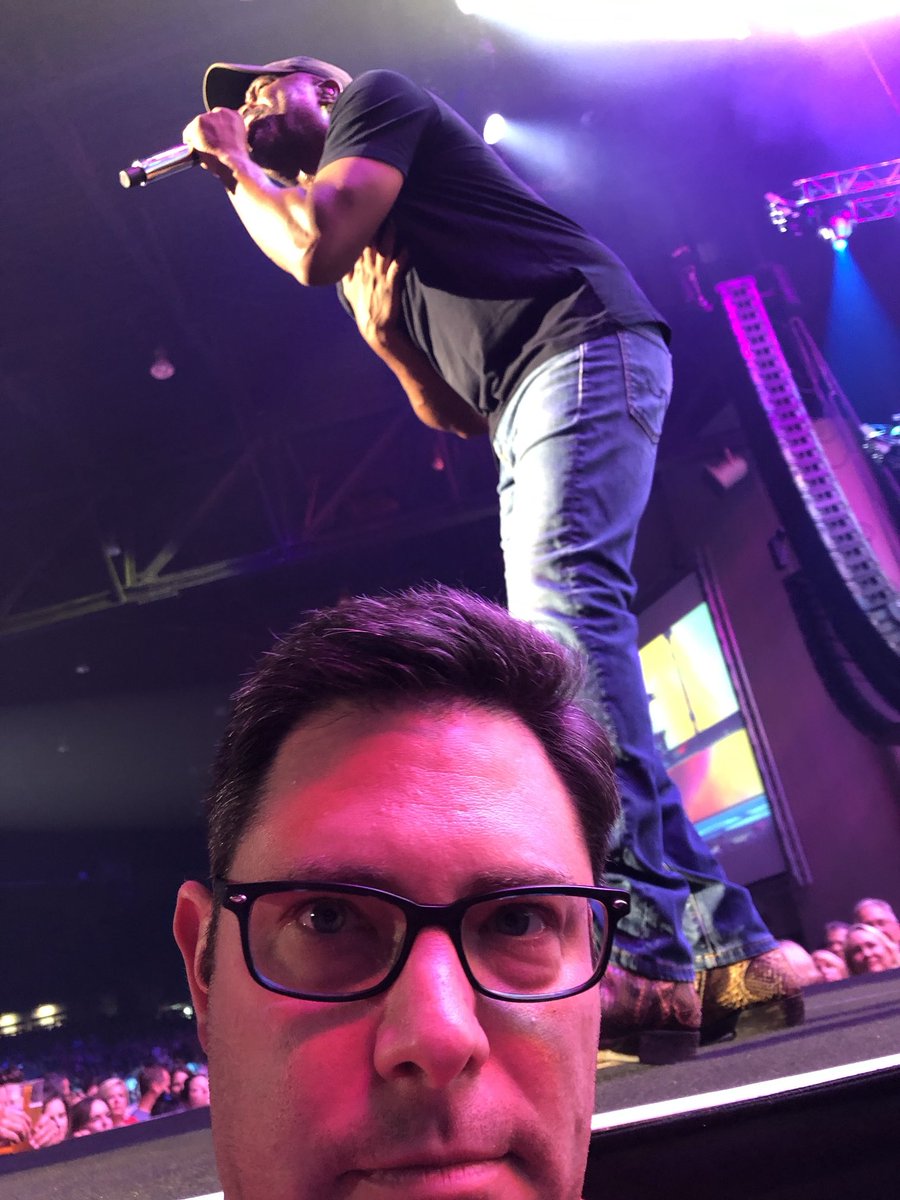 That time I took a selfie with ⁦<a href="/dariusrucker/">Darius Rucker</a>⁩