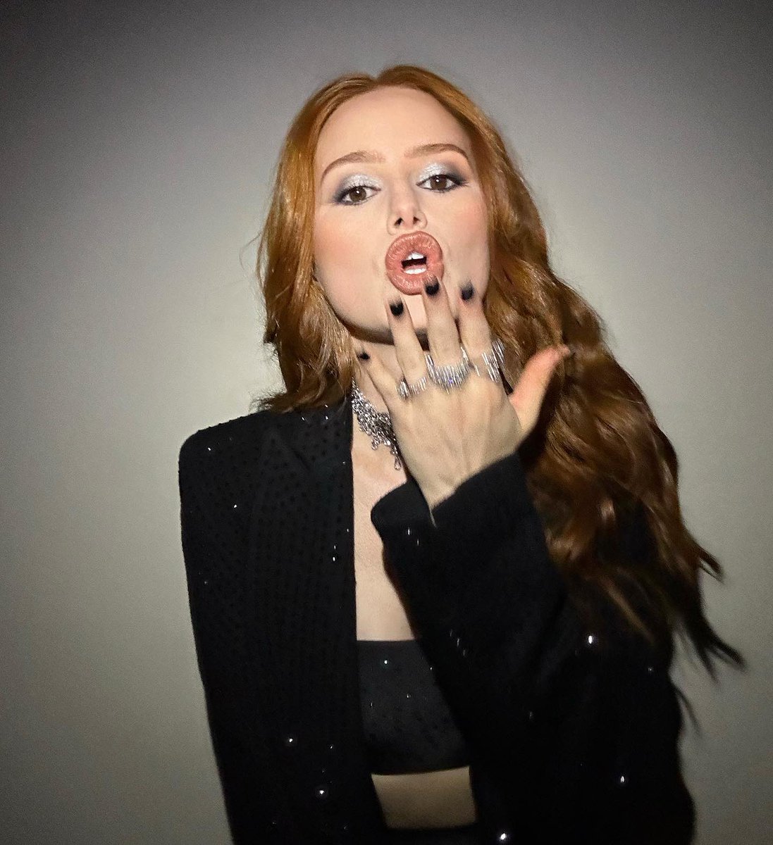TheCelebHQ's tweet photo. Madelaine Petsch https://t.co/CV8MwgduT6