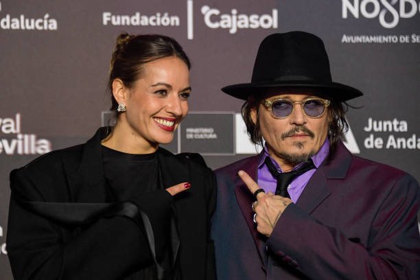 srod_es's tweet photo. Johnny Depp y Antonia Desplat 
 #21festivaldesevilla
 
📸 Cristina Quicler https://t.co/6Ou24CVEac