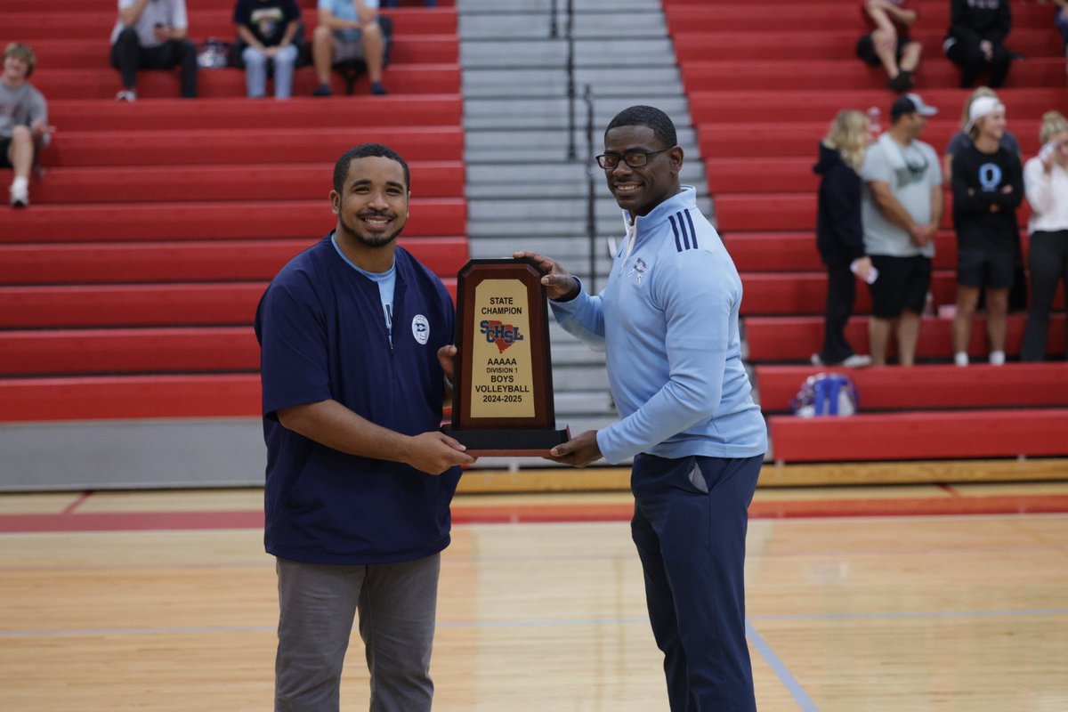 DormanAthletics's tweet photo. Did someone say THREE-PEAT!? Congrats to our boys for becoming the state 2024 5A D1 champs! They won 3-0 over Wando and went this season without loosing a single set!
#GoCavs #DormanVB #Champions #DormanU https://t.co/yK48C0H3m1