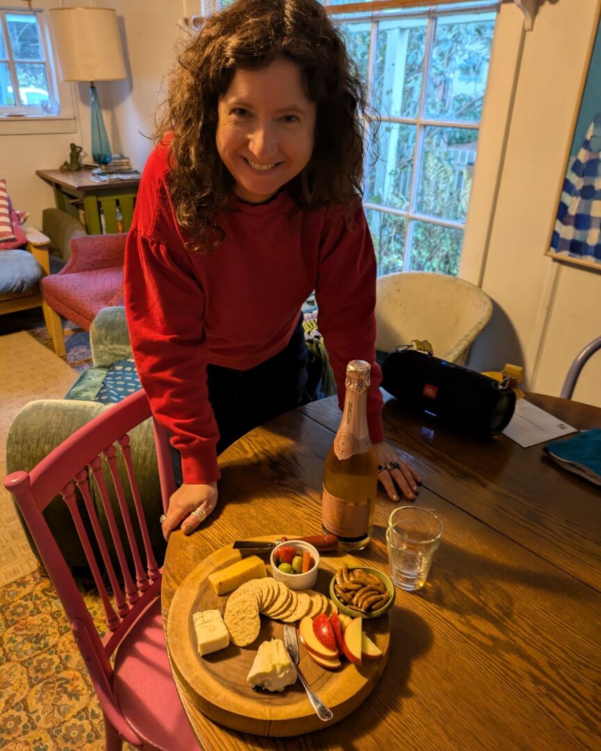 Been out at the coast most of the week + weekend and have been reading 📚 + walking the beach + cozy and cooking lots and lots of tasty treats. Coastal 🐦 

1 = Birthday snack board + brut rose fit for a 48-year-old.

2 =  <a href="/smittenkitchen/">smitten kitchen</a> clam chowder + … instagr.am/p/DCKaEwvyIgK/