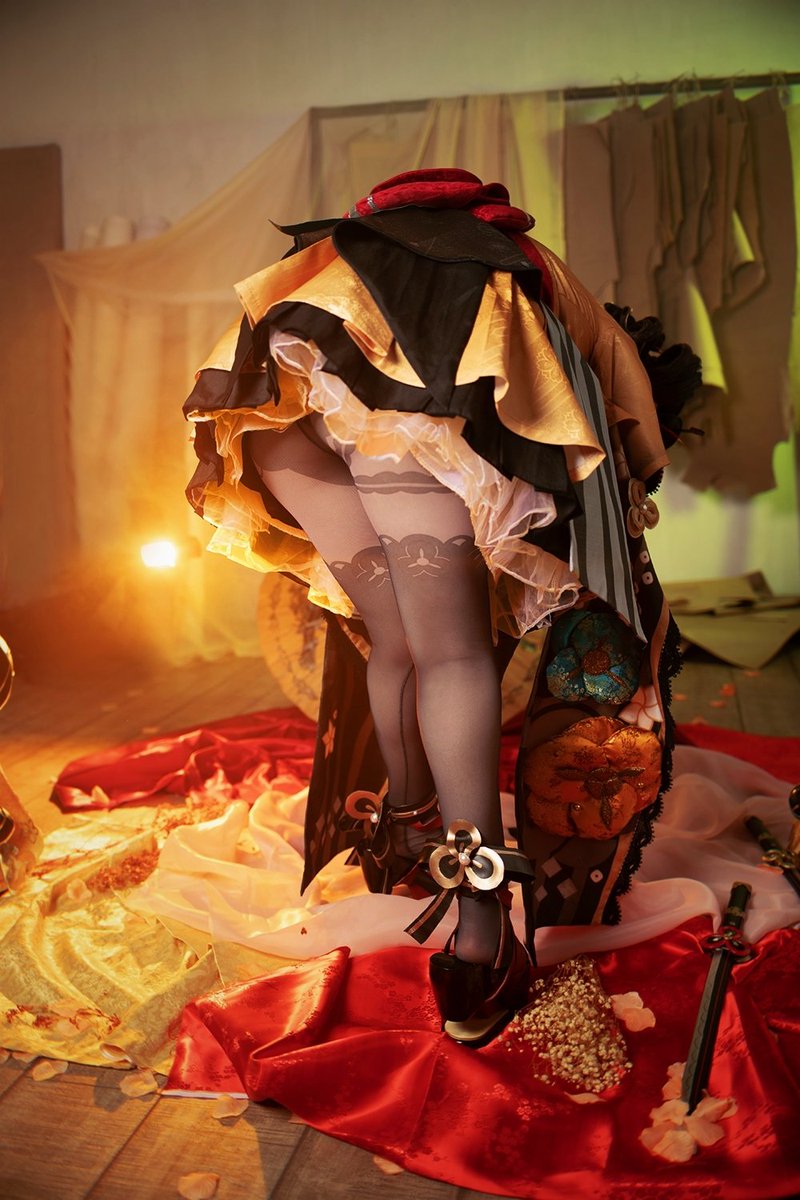 Inspired by <a href="/Hizuki_Miya/">ひづきみや/Hizuki Miya</a> art

#原神 #genshinimpact #Chiori #chioricosplay #cosplay #千织 #千織
