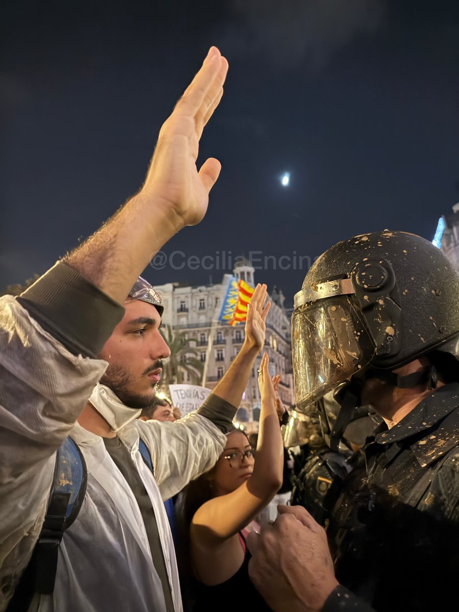 València

Dignidad vs. Sistema 

Mazón DIMISIÓN