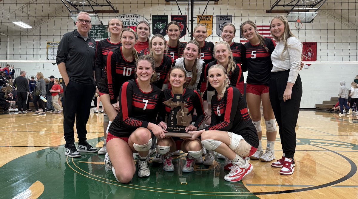 District champ Clinton v-ball