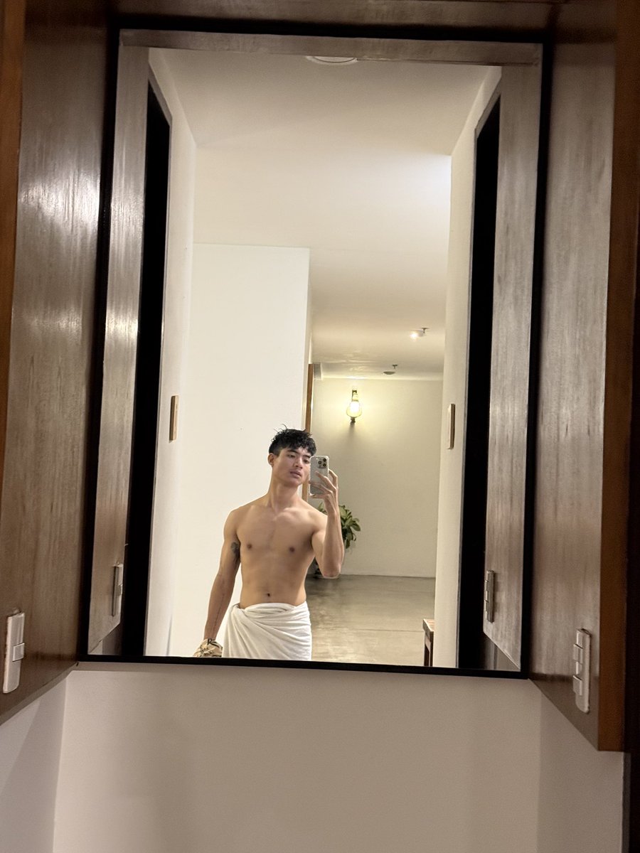 Ye Yint (@yeyint1604) on Twitter photo 