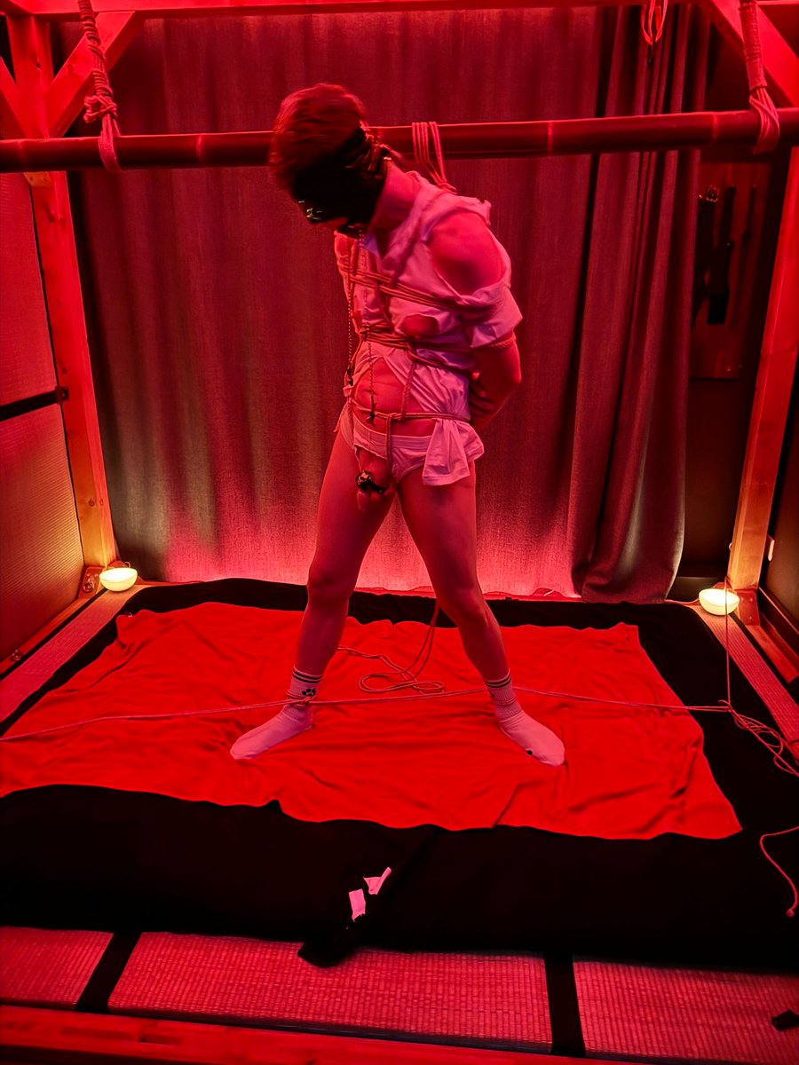 Oh no, what terrible predicament did I get into? What fate will wait for me?
 
foto and composition: redheadzh (romeo)