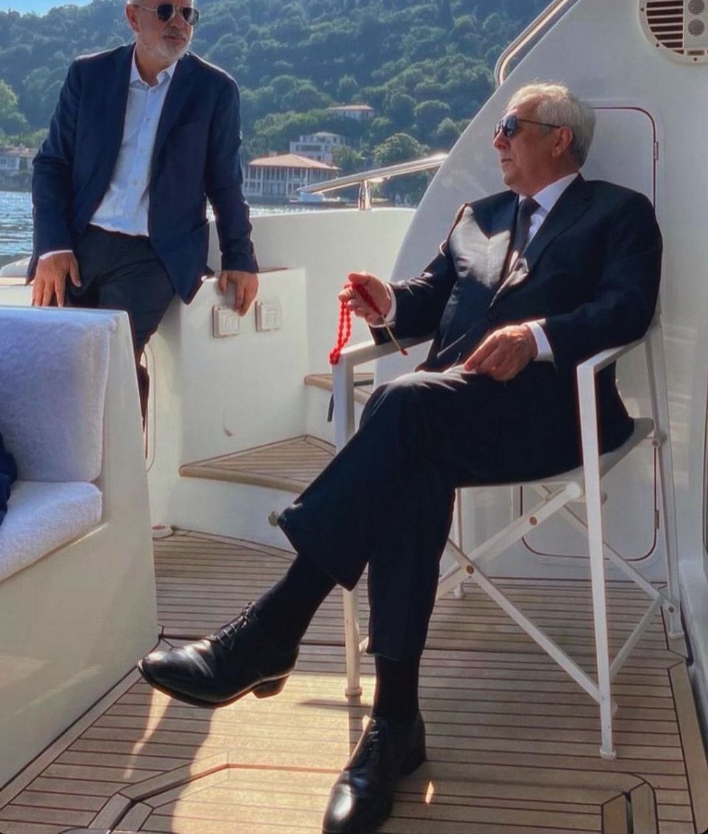 SİYAH SANCAK tweet media