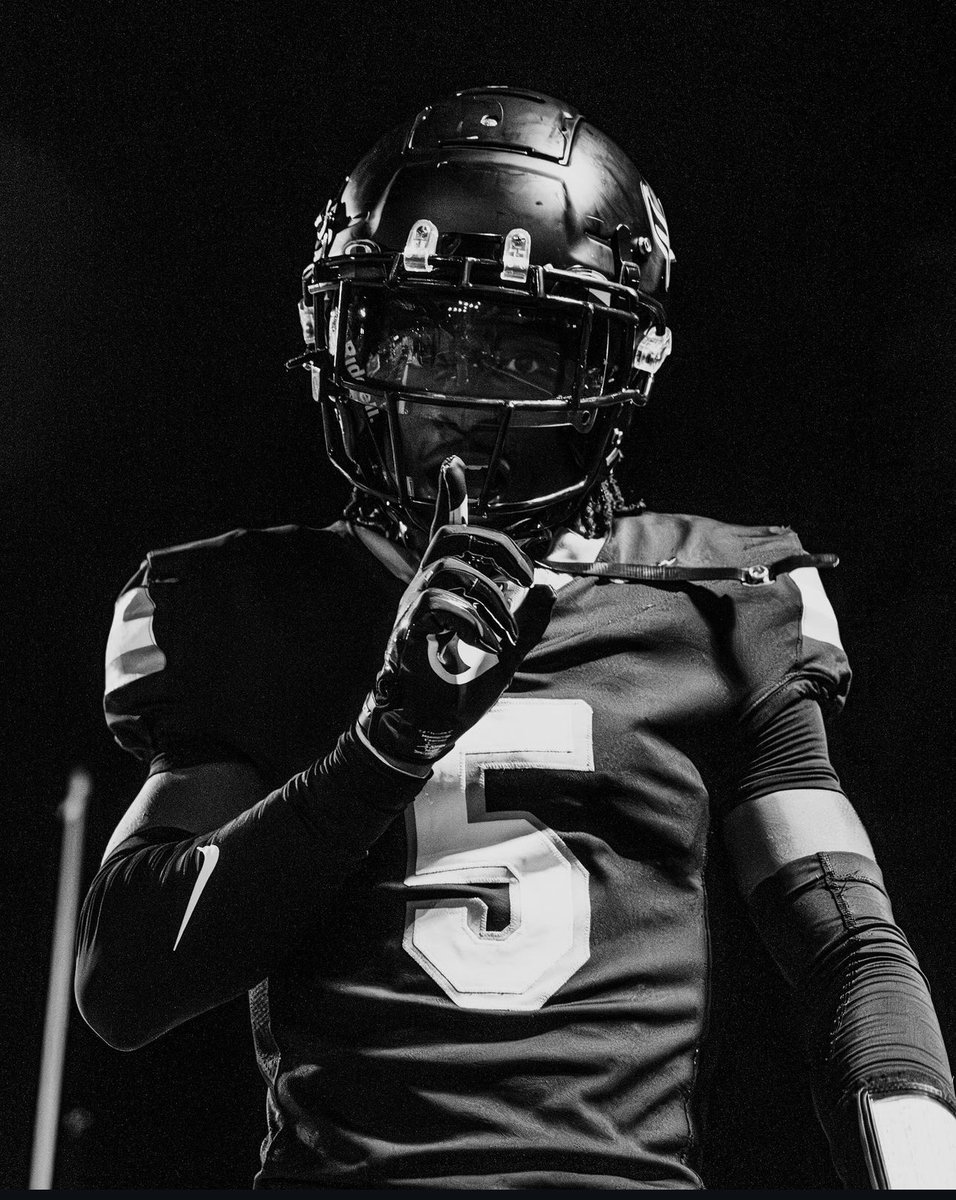 DavidMoore2025's tweet photo. Blessed to Be Rewarded 1st Team All-League Defensive Back ‼️ https://t.co/3XAN71xvQr