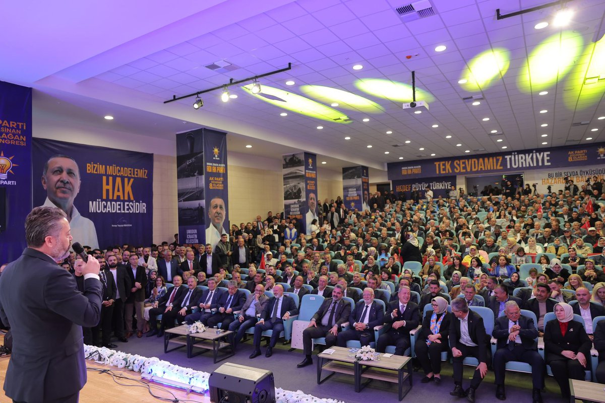 SelcukMelekogl1's tweet photo. Kocasinan 8. Olağan Kongresi’ni gerçekleştirdik. Kocasinan için hizmet yolunda durmadan, yorulmadan çalışmaya devam edeceğiz. https://t.co/qhRugIvOC6