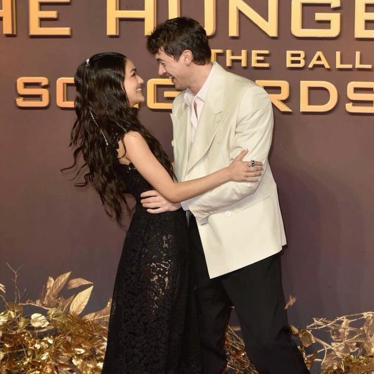 zeglythsource's tweet photo. tbosas london premiere - november 9th 2023 https://t.co/MP9gzycQ0b