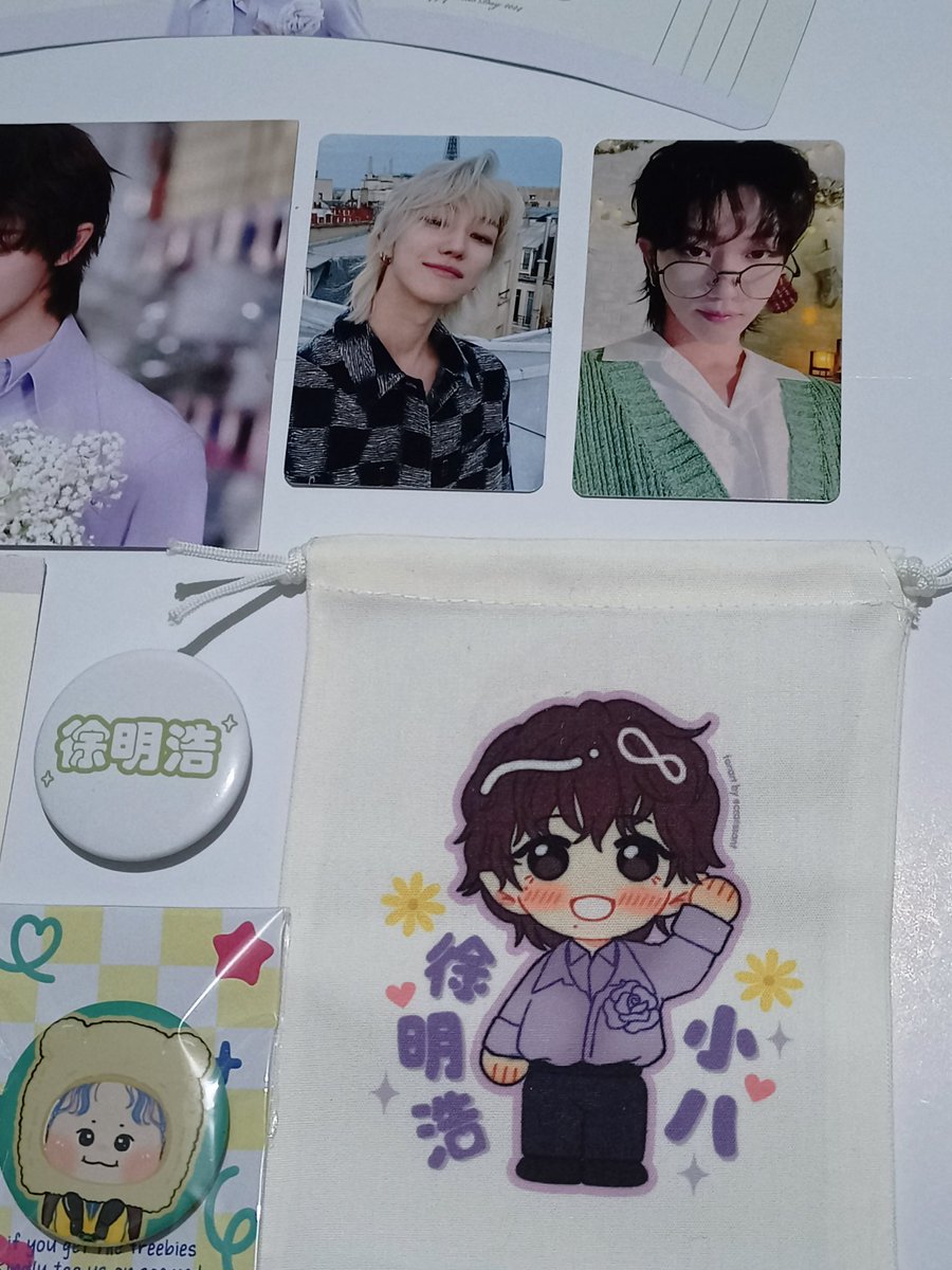WARTEGMM89's tweet photo. Shout out to @leafy_design 's creations, for designed our whole event needs and make them all pretty! To @craiissant for this cutie Camellia The8 fanart who has stole everyone's attention 🥳 and to @hi_junei for this adorable Woo Minghao pin button 🐻🥹💛

Thank you!! https://t.co/FSbZT5rSUU