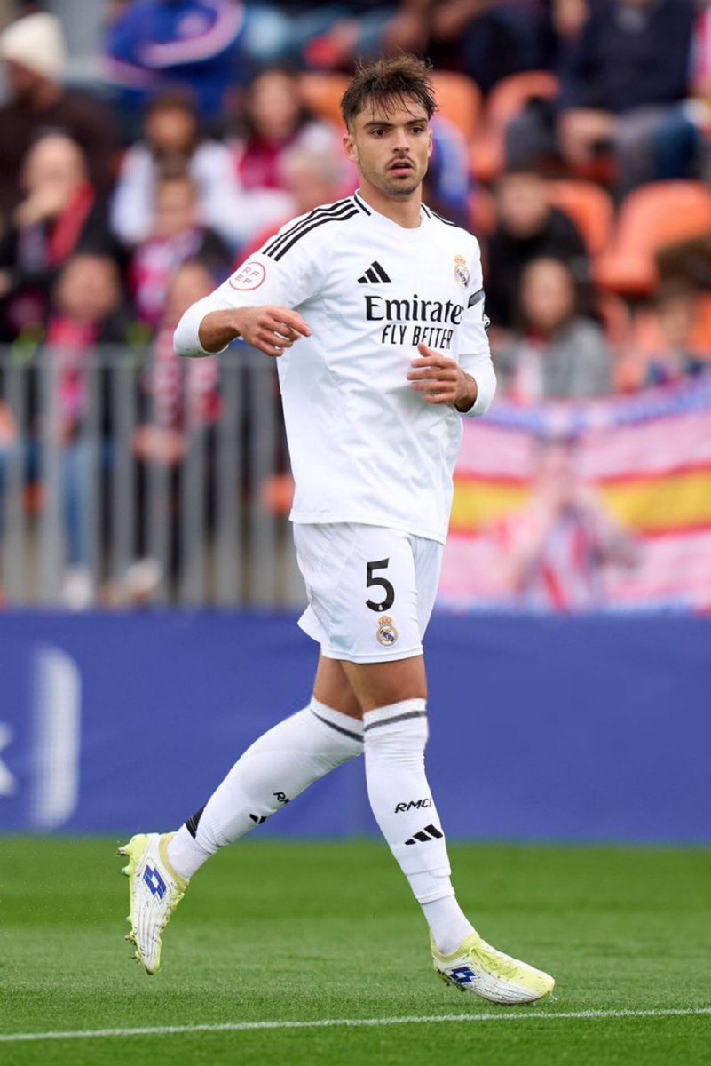 a_derll's tweet photo. No Real Madrid fan will pass without liking this picture of RAUL ASENCIO! https://t.co/xofUAt2VqF