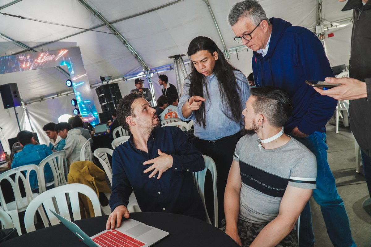 Ciberpazcolombi's tweet photo. @Ministerio_TIC @MauricioLizcano 3️⃣ 🫶🛜🌐Componente #HackathonCiberPaz: Diversidad e inclusión digital
Se desarrollan ideas que fomenten un entorno digital más inclusivo, combatan la discriminación en línea y promuevan el acceso equitativo a la tecnología.
https://t.co/tRpKl6x5sK https://t.co/jWok5kBlJ5