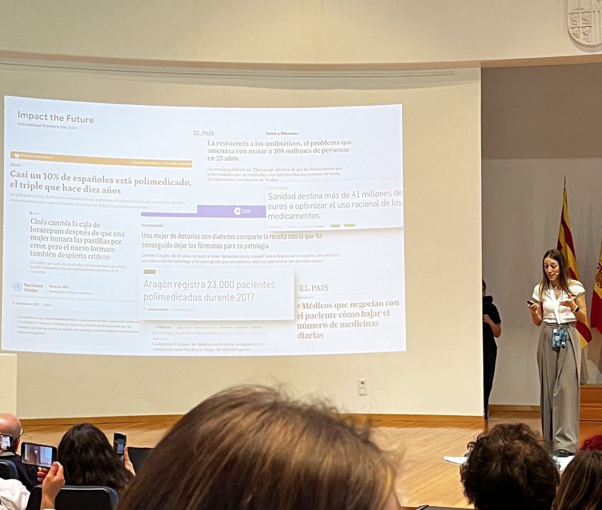 Be_Agu's tweet photo. ‘Mucha gente pequeña, en lugares pequeños, haciendo cosas pequeñas, puede cambiar el mundo’. Reflexionando sobre el impacto de la polimedicación y cómo pequeños cambios pueden hacer una gran diferencia en la salud de nuestra comunidad. 

#wtmz24 #VerisureTechWomen @vueling https://t.co/LbXdQiQuKm