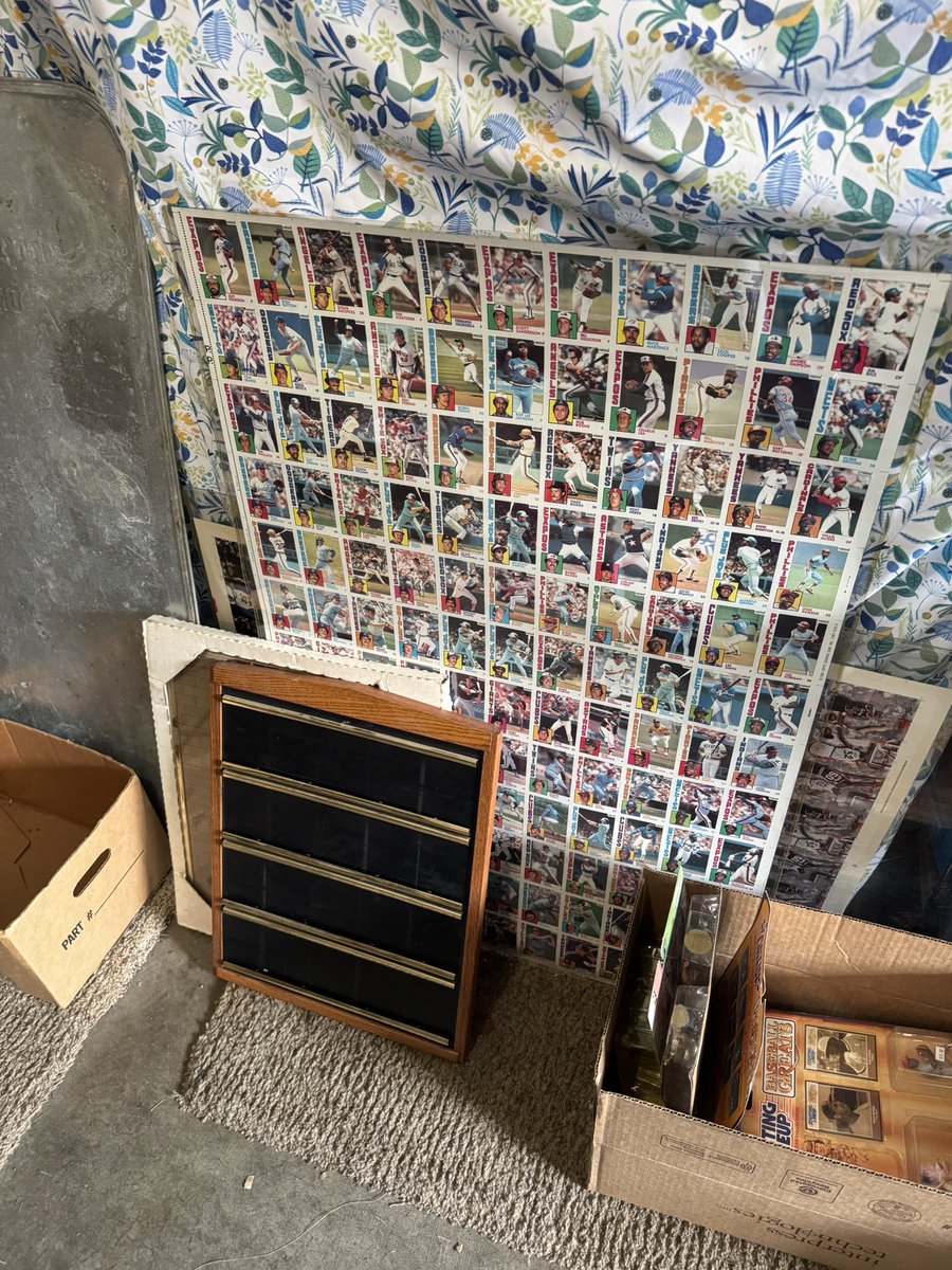 JoshInPDX's tweet image. If anyone. In the Portland area is interested in a garage sale with sports cards from every sport, and other stuff including a ton of Starting LineUp figures, vinyl, and more…shoot me a DM for the address.