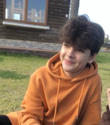 Ahh bu gülüşün yok mu annem dünyalara değişilmez
İsias ucubesinin müsebbipleri
Vicdansız kalpsizler
Mahvettiniz elbirliğiyle hayatımızı
Aldınız gözbebeklerimizi
Gün yüzü göremeyin
#isiasortakdavamız
#isiasolasıkast
#mehmetarifaltak