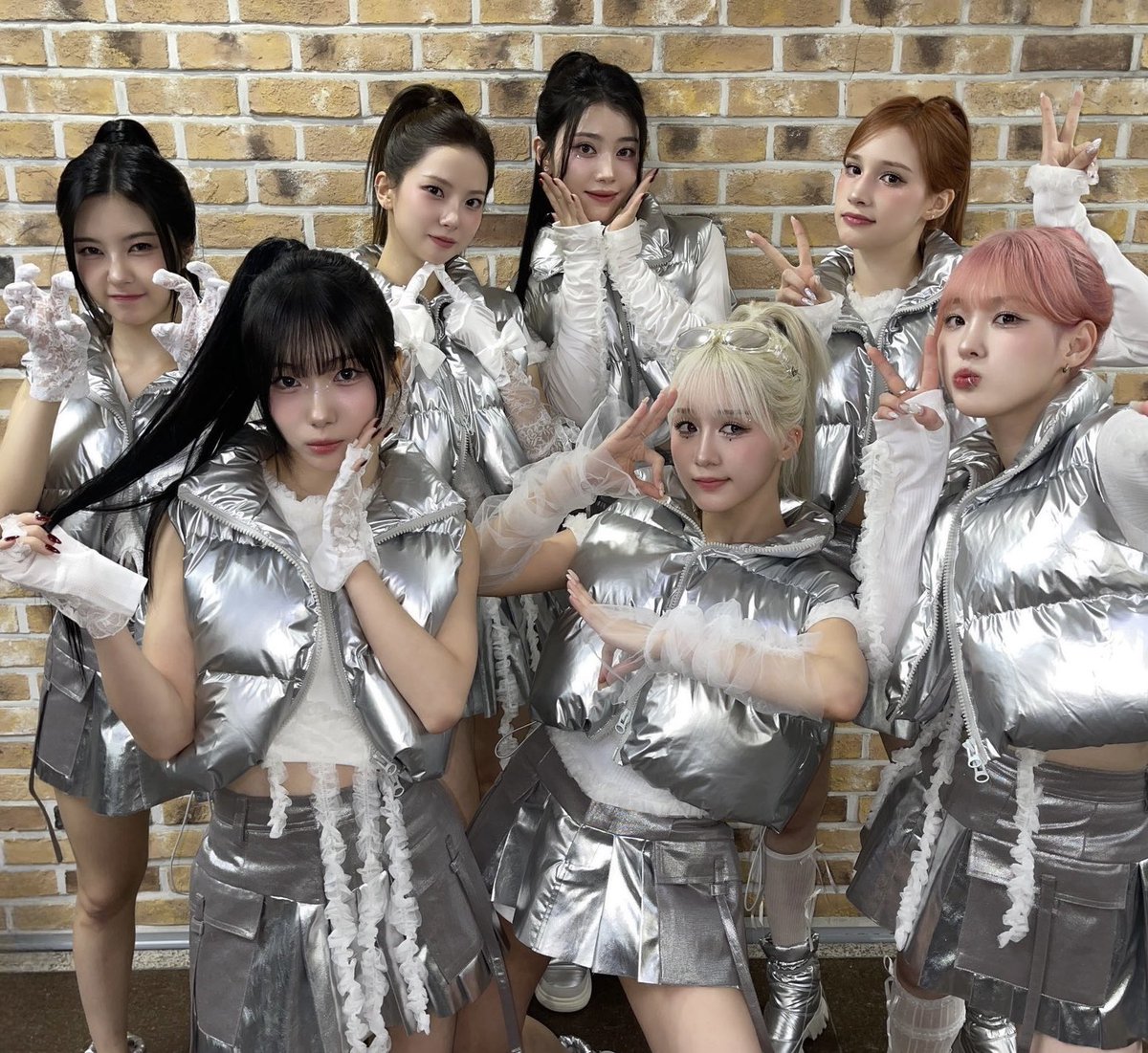 youngeun4love's tweet image. 🇮🇳インドネシアのラジオ2回目！
 #Kep1er #TIPI_TAP  オンエアされたよ！
#KOSEK 様、リクエストしてくれたKeplianありがとう❣️

Thank you for playing #TIPI_TAP  by  #Kep1er @official__kep1er 💜

youtu.be/gXCCiVqI_VQ?si=