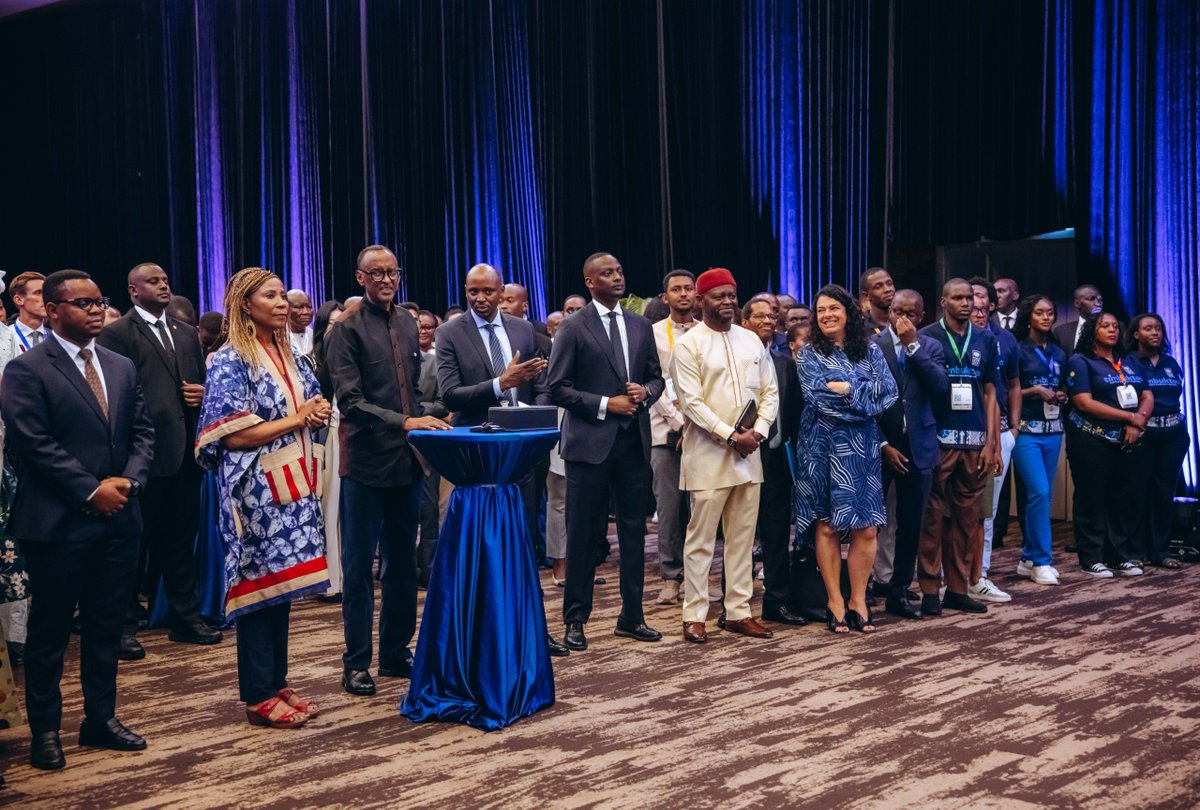 UNDPAfrica's tweet photo. An exciting 🤩 milestone for @timbuktooafrica! 🎉 

Today, we launched 🚀 the #HealthTechHub in Kigali—the second of 10 hubs after Nigeria’s #FinTechHub.

We're empowering Africa’s young innovators to transform health and tech challenges on a global scale!

#YouthConnekt2024 https://t.co/hPugAwAJkT