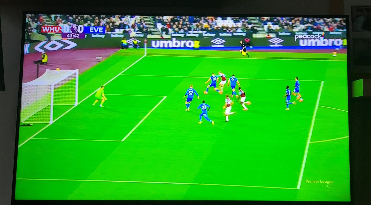 We've had a shot on goal! ⚒️