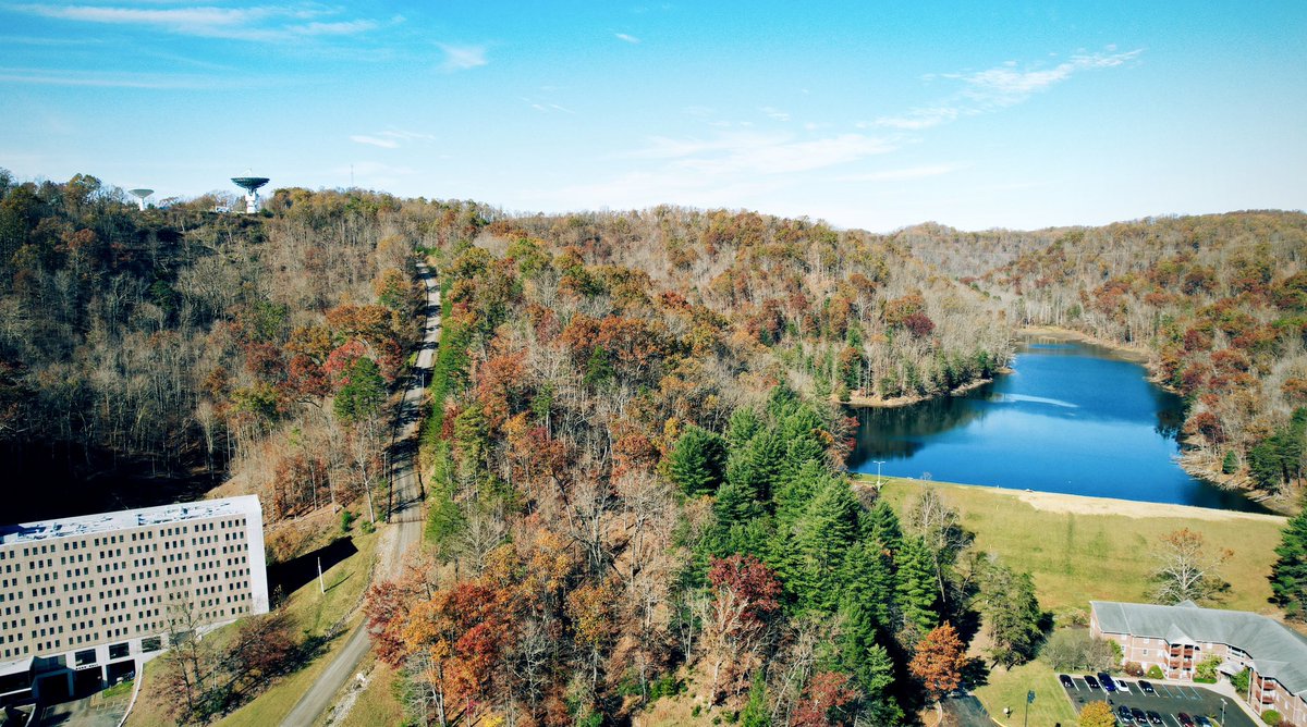 Basking in the beauty on the edge of campus 😍

Eagle Lake and Satellite Hill 📡📡 

#MoreheadState #SOARHigher #Appalachia