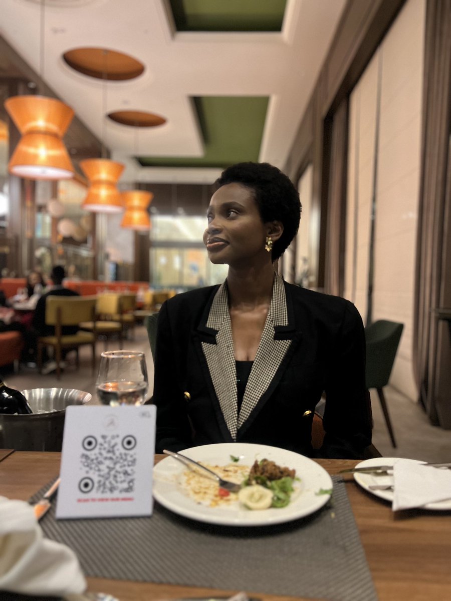 GloreeOkoro's tweet photo. Happy Saturday 🥰 https://t.co/hrrQNewsRD