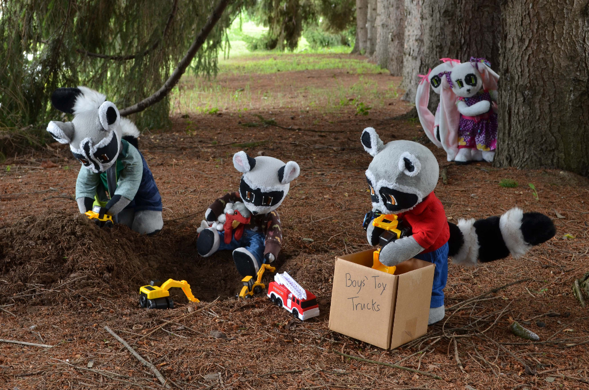 AcornNeighbors's tweet photo. This is one of my favorite pics. from "Katie and Darcy meet The Raccoon Brothers"! https://t.co/0PiwsY1WMO
#acornneighbors #alicefaywilds #childrenbooks #bunnies #stuffanimals #nature #children #photography #raccoon #chldrensillustration #childrensbookillustration https://t.co/RNI4lqnxV2
