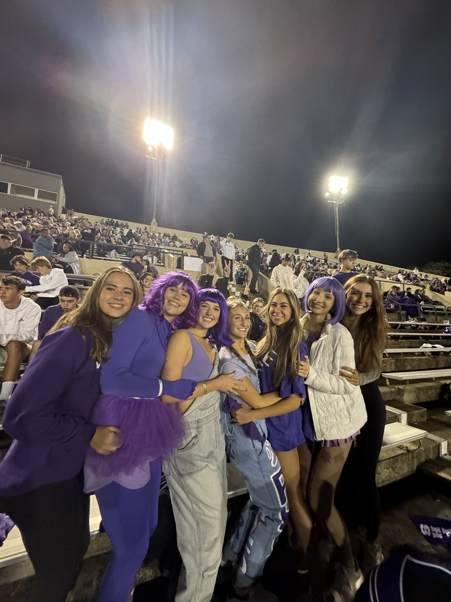 PHSvbFNO's tweet image. #PVB reppin at the Battle of the Bonfire…great game, great crowd, great atmosphere!! 🏈