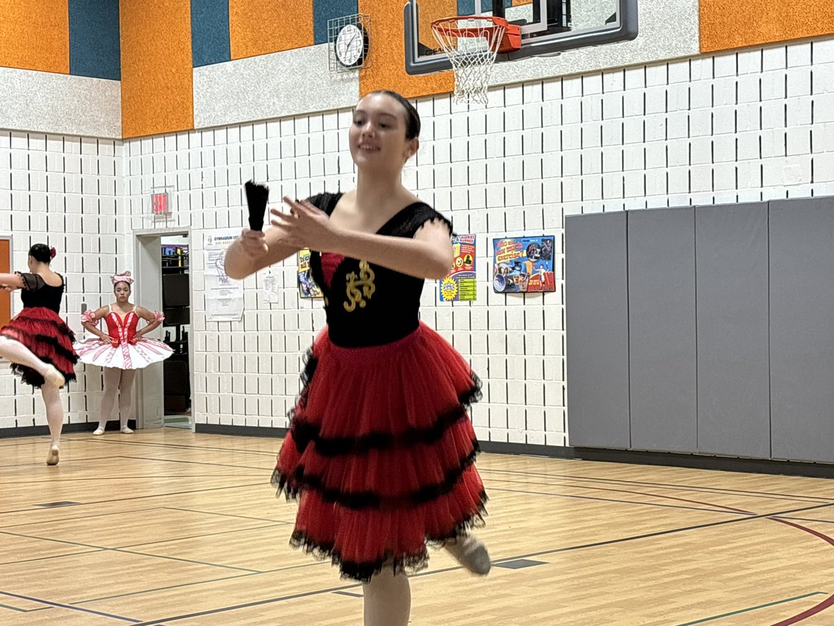 <a href="/FCPSSupt/">fcpssupt</a> <a href="/FoxMillES/">Fox Mill ES</a> @TechyStephy <a href="/FCPSRegion1/">FCPS Region 1</a> <a href="/DrGoodloe/">Amy Goodloe</a> 

Great night at the Fox Mill ES Jubilee ❤️