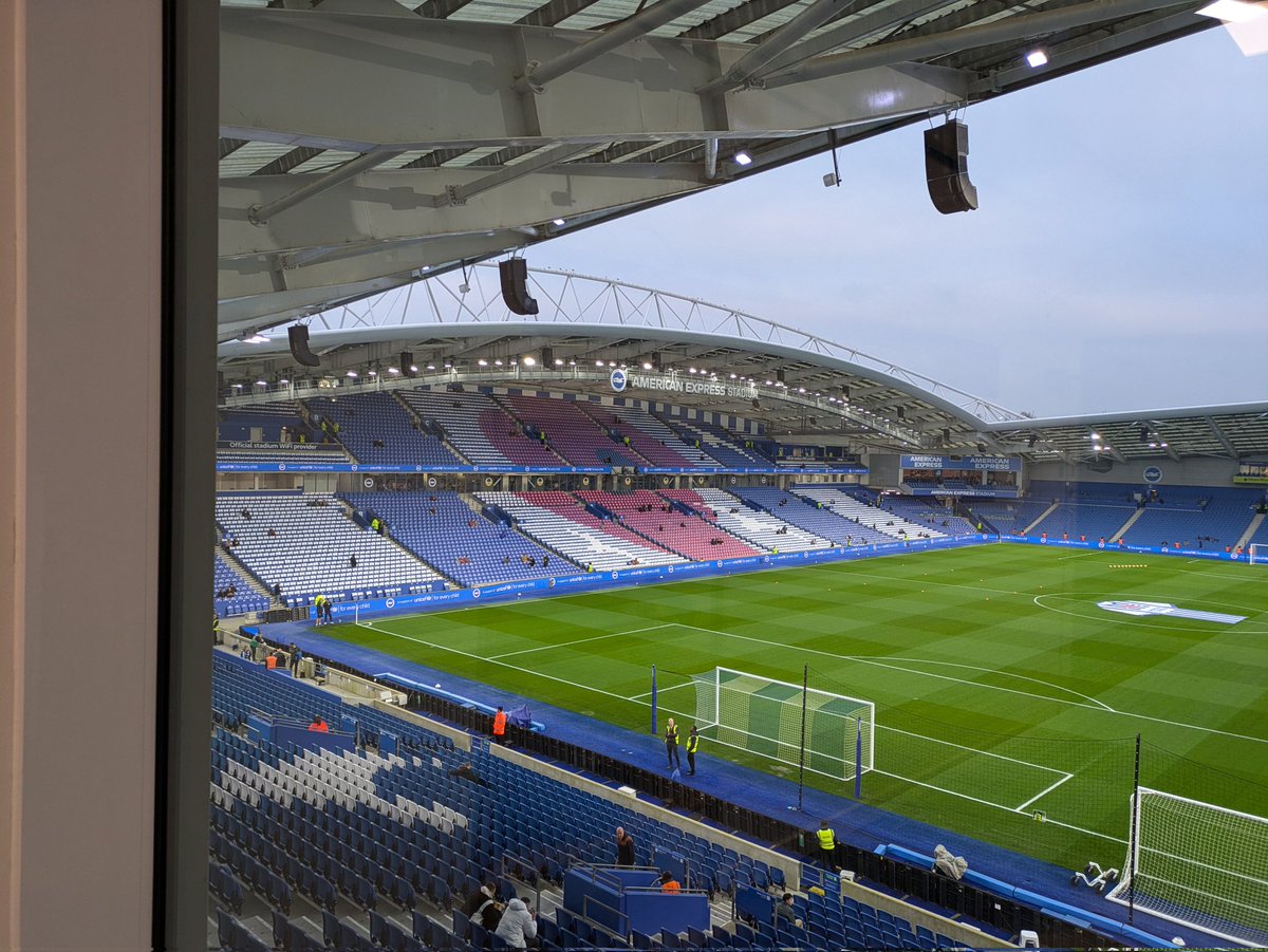 zeetha's tweet photo. Different experience for football today as I won a competition thanks to @Wayfairuk and @officialbhafc so am in a box with sofas! Wow! #bhafc #lucky #premierleague #uta #seagulls #proudseagulls https://t.co/NPfPPrSaaf