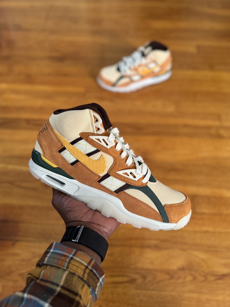 soleguru's tweet image. Bo’s for today 

@nikestore 
@HatClub 

#wdywt #kotd 
#yoursneakersaredope