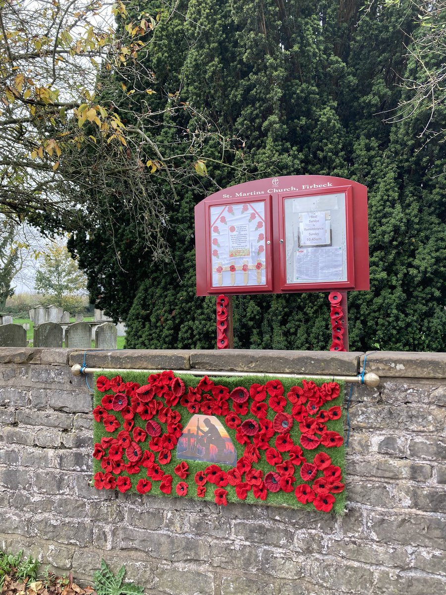 FirbeckPC's tweet photo. Firbeck village looking great, dressed for Remembrance Day #LestWeForget #RemembranceDay2024 https://t.co/tP3Dr48Mf9