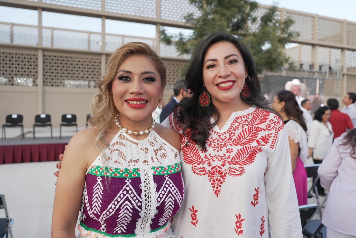 ✅Nuestro Gdor. Ing. <a href="/salomonj/">Salomón Jara Cruz</a> y la Pdta. Honoraria del <a href="/DIF_Oaxaca/">DIF Oaxaca</a>, Sra. <a href="/Irma_BolanosOax/">Irma Bolaños Quijano</a>, realizaron la presentación oficial del -Parque Primavera Oaxaqueña Gusi xigaa-, obra monumental donde las familias oaxaqueñas podrán disfrutar áreas deportivas, culturales y recreativas.