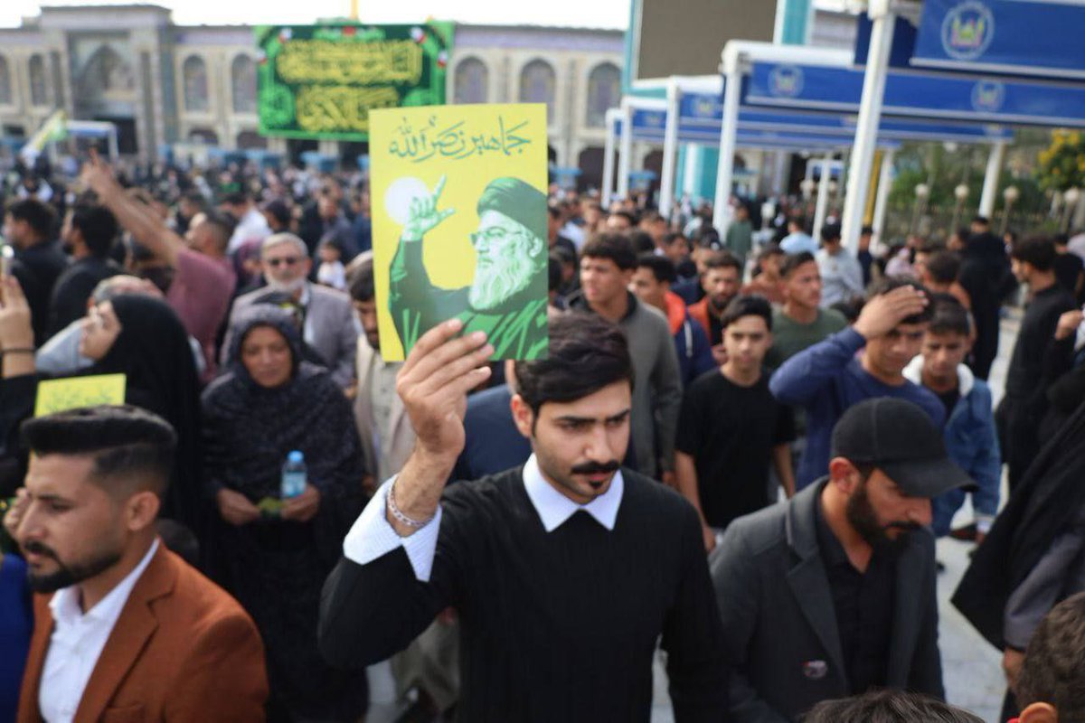 بدأ اليوم "جماهير نصر الله" مراسيم أربعينية استشهاد الامين العام لحزب الله السيد حسن نصر الله، في روضة ما بين الحرمين الشريفين، كربلاء المقدسة – اليوم السبت 

#بدا_نصر_الله