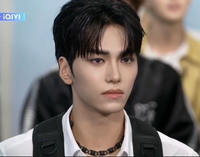 EVERYONE SIT DOWN. THE VISUALS ARE SERVED. 🤨

#StarlightBoys #SHAOZIHENG #HANGYUL