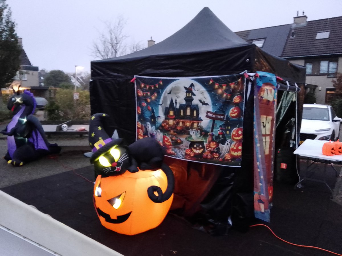 scholloween's tweet photo. Halloween in de Papiermolen 🎃 https://t.co/UOcCGiLF9v