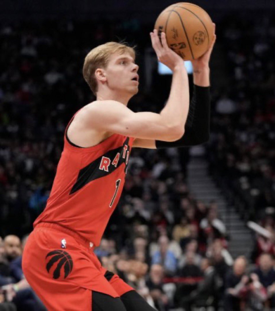 TorontoKahwi's tweet image. Beers in Oxford are scared @buckheadsniper . #bangout #gogetmyball #outthenet