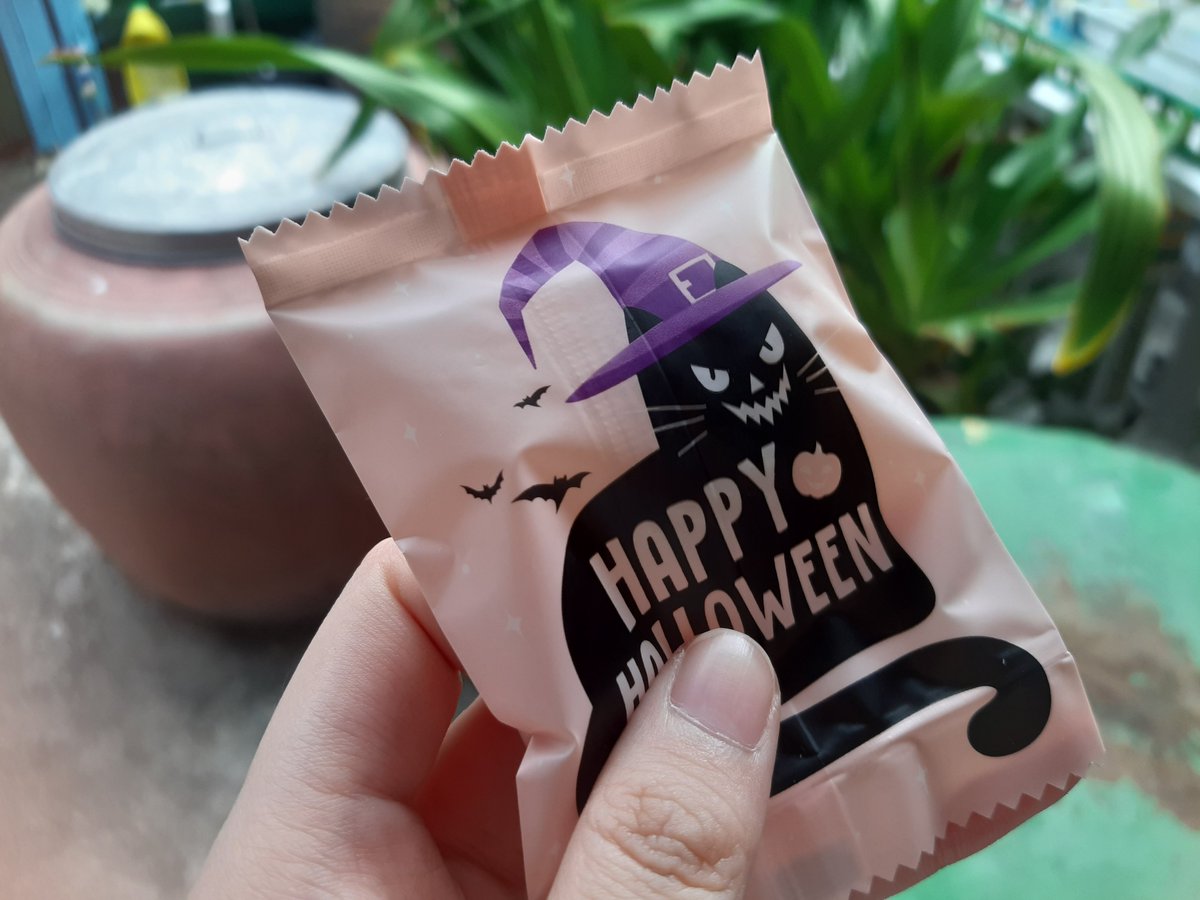 #รีวิวร้านขนมสายรุ้ง

ได้รับขนมมาสักพักแล้วค่ะ หนุเลิฟขนมที่แม่ค้าทำนะคะมันอร่อยมากๆเลย แม่ค้าแพ็คแน่นหนามาก ทุกคนอย่าลืมไปตำดันนะมันอร่อยมากจริงหนุวูบกินไปหลายชิ้นล่ะ😭😭😭😭🙏🙏🙏💓💓💓

ขอบคุณสำหรับขนมจากพี่เลี้ยงหมาใจดีนะคะ! <a href="/iprefernap/">𝒀𝙫𝙚𝙨 ft.🥃</a>