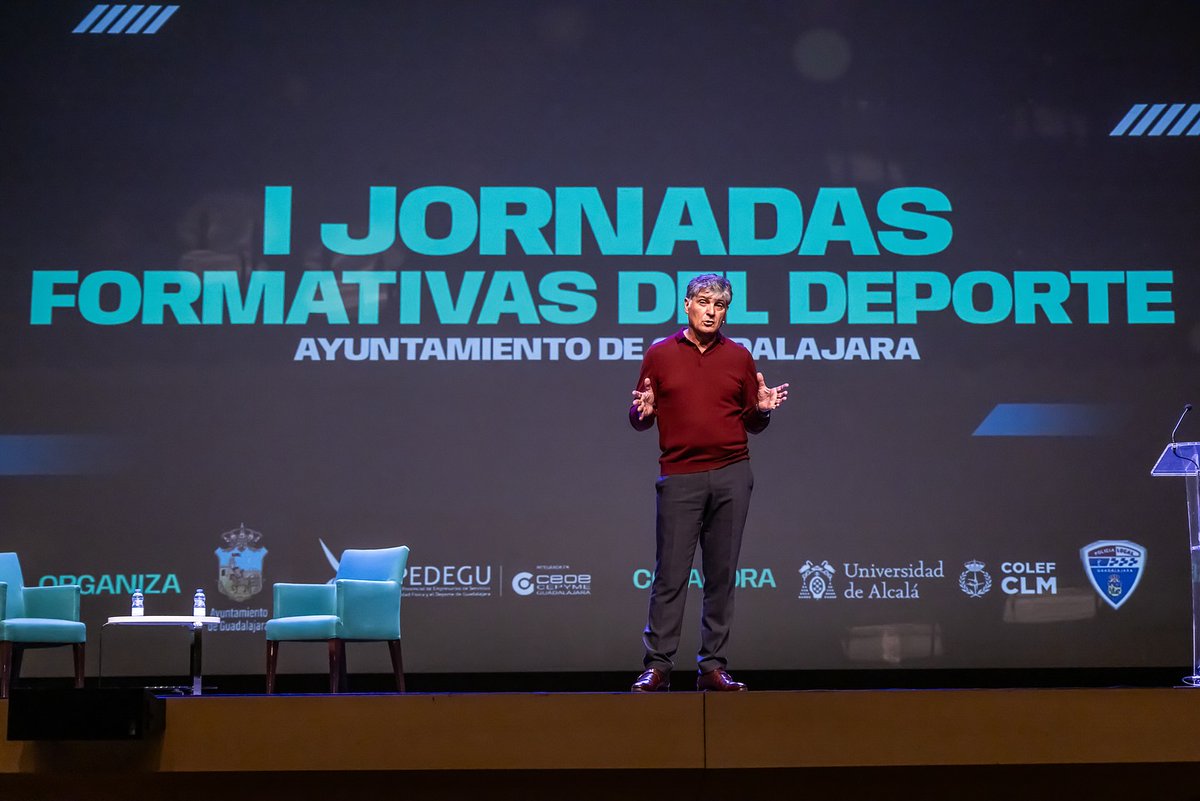 Guadared (@guadared_info) on Twitter photo 🏓Toni Nadal cierra las I Jornadas del Deporte en #Guadalajara con una lección de superación y disciplina via <a href="/Guadared_info/">Guadared</a> <a href="/ToniNadal4/">Toni Nadal</a> <a href="/rnadalacademy/">Rafa Nadal Academy by Movistar</a> <a href="/ColefClm/">COLEF CLM</a> <a href="/UAHes/">Universidad Alcalá</a> <a href="/GuadalajaraAyto/">Ayuntamiento de Guadalajara</a>
👉guadared.com/toni-nadal-cie… #Deporte #GuadaRed 🏓Toni Nadal cierra las I Jornadas del Deporte en #Guadalajara con una lección de superación y disciplina via <a href="/Guadared_info/">Guadared</a> <a href="/ToniNadal4/">Toni Nadal</a> <a href="/rnadalacademy/">Rafa Nadal Academy by Movistar</a> <a href="/ColefClm/">COLEF CLM</a> <a href="/UAHes/">Universidad Alcalá</a> <a href="/GuadalajaraAyto/">Ayuntamiento de Guadalajara</a>
👉guadared.com/toni-nadal-cie… #Deporte #GuadaRed