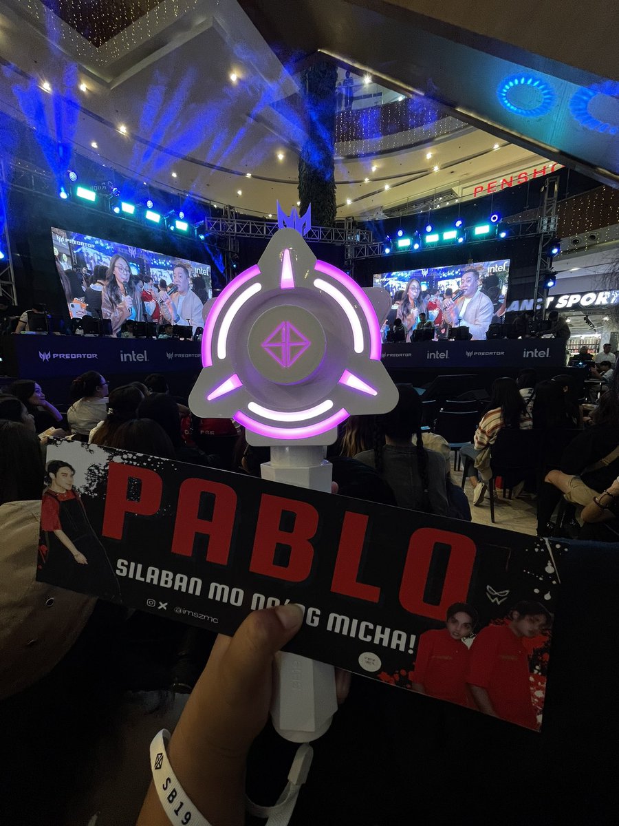 AvisoMaye's tweet photo. This Pic speaks a lot ❤️ 2/5 Mahalima 💙❤️Thank you Lord for giving me a chance to see him. @imszmc  This is one of my answered prayers. SLMT SA MUSIKA MO PABLO❤️ More uploads coming. #PredatorLeague2025  #PABLO  #PABLOAlonAlbum  #PABLOLaonAlbum  #SB19 https://t.co/R3KJplfyZ6